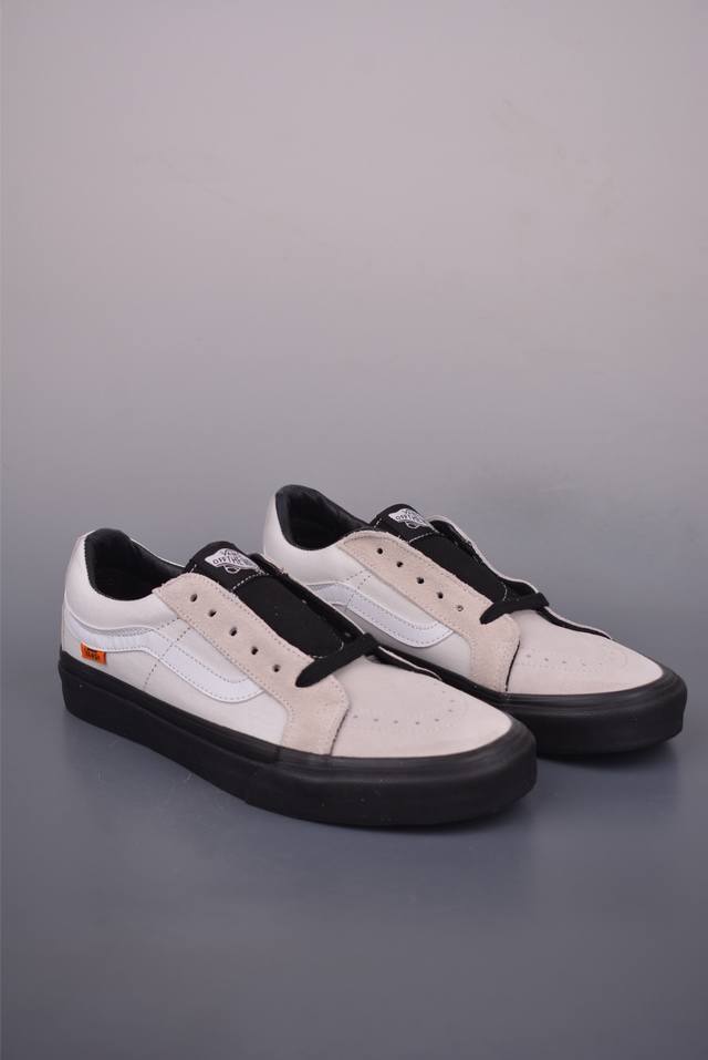 Vans Sk8-Low white and black Vans retro casual vulcanized canvas shoes This shoe