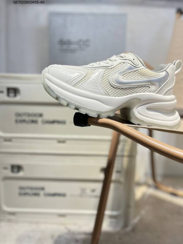 Gg-Cc Chunky Low White Deer style, Unique Star's new Ggcc low-top retro thick-so