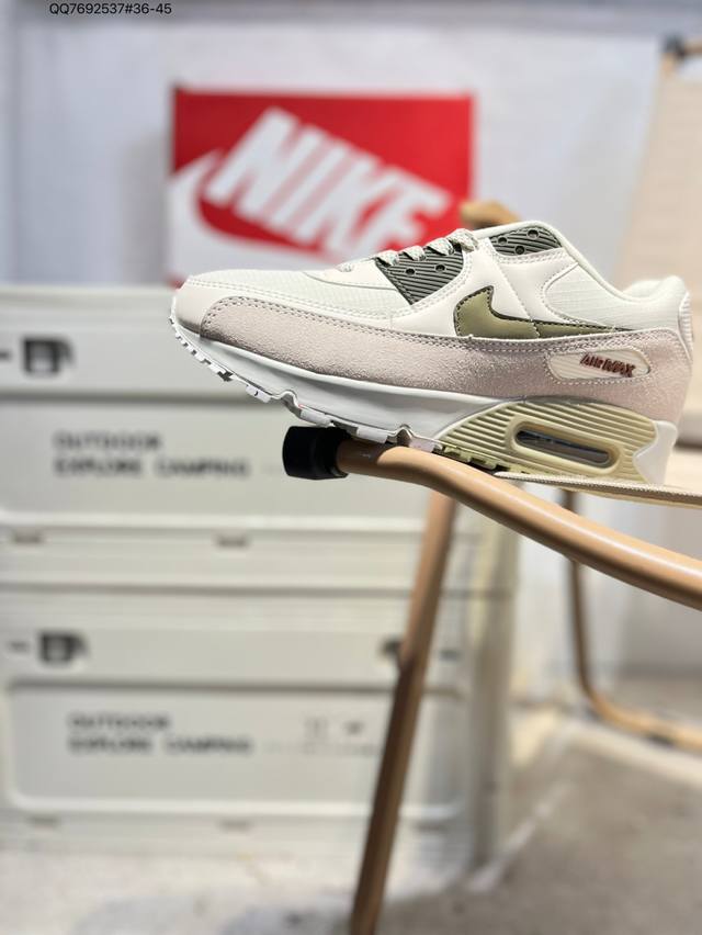 Nike Air Max 90 classic retro running shoes with small air cushioning. The uppe