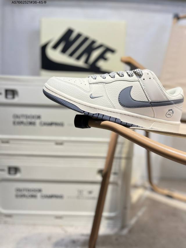 Nike Sb Dunk Low, a highly recommended new colorway from a leading manufacturer.