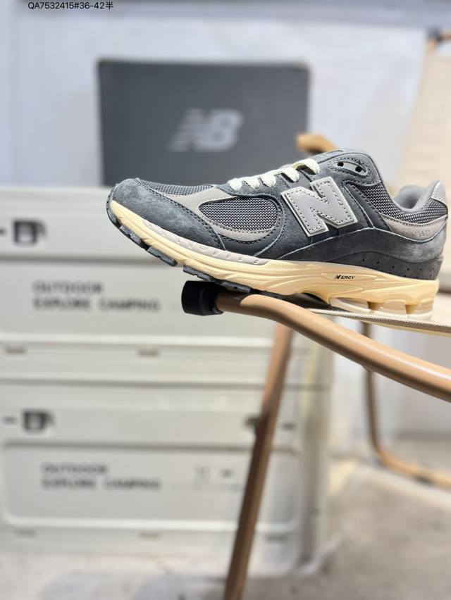 New Balance 2002R Retro Style: The New Balance 2002R features classic colorways