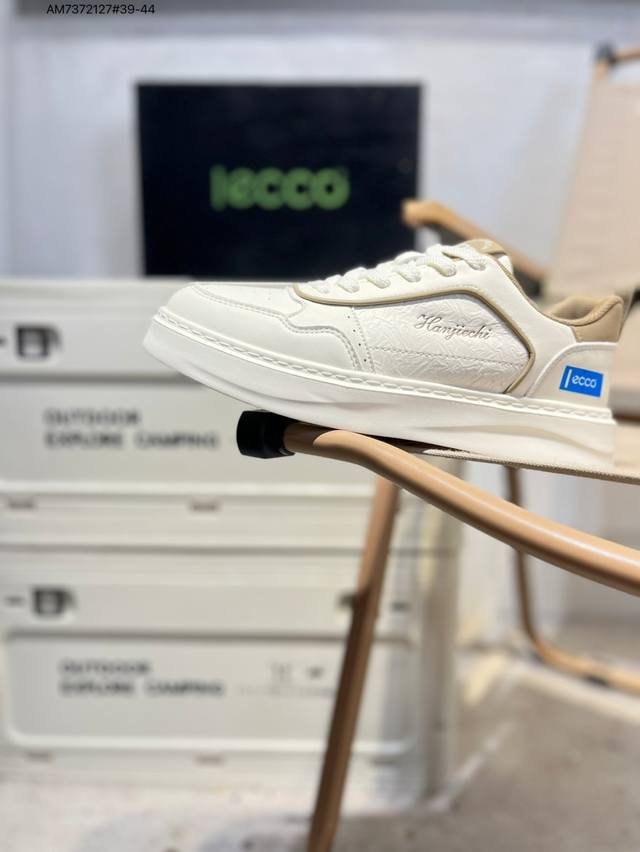 Ecco men's shoes are lightweight, breathable, comfortable, and durable. Skin-fri