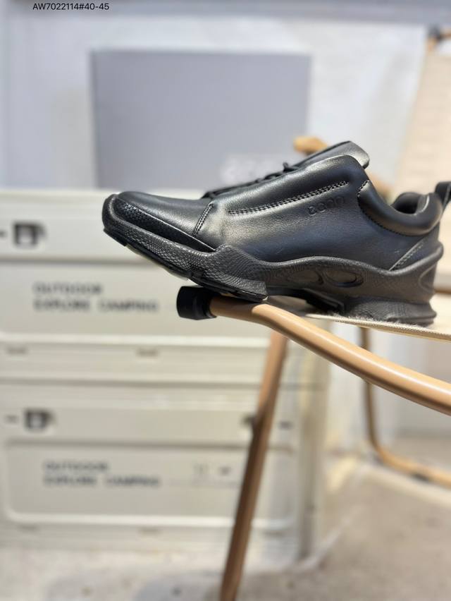 Ecco men's shoes are lightweight, breathable, comfortable, and durable. Skin-fri