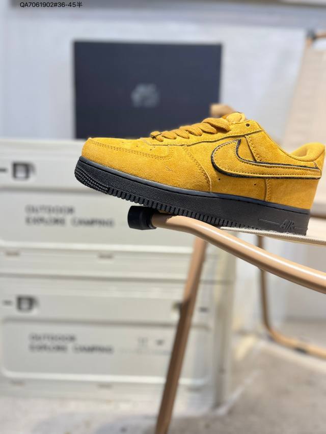 Nike Air Force 1 '07 is a versatile casual sneaker. Its soft, springy cushionin