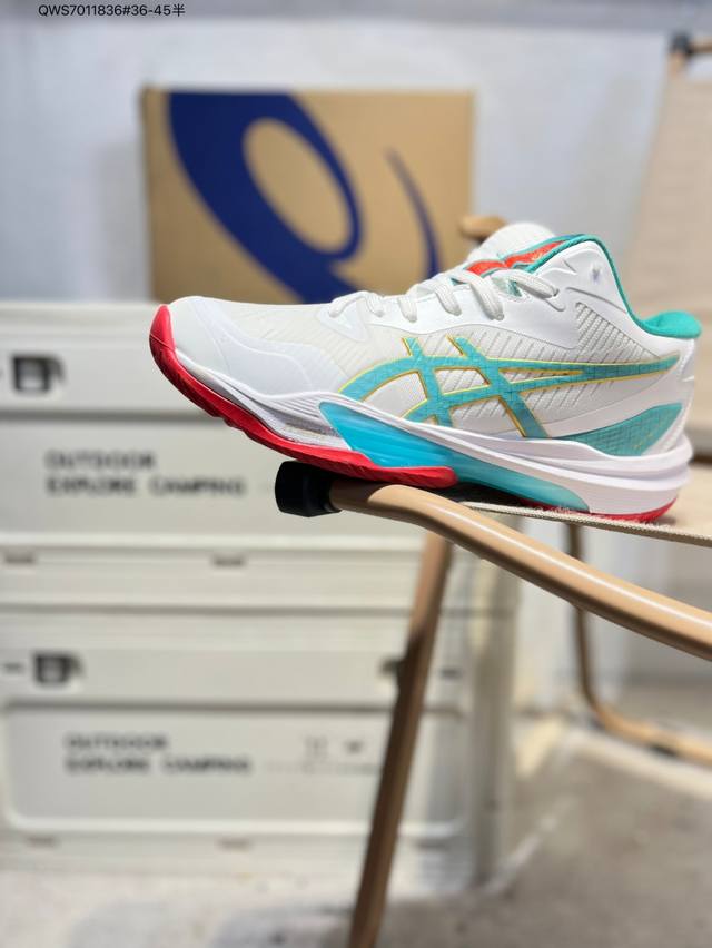 Asics Sky Elite Ff Mt 3 Asics' high-top classic running shoes are currently tren