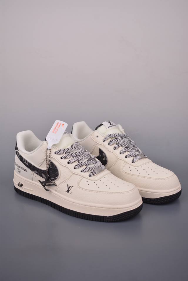 Nike Air Force 1 Low Lv co-branded Original last and original cardboard to creat
