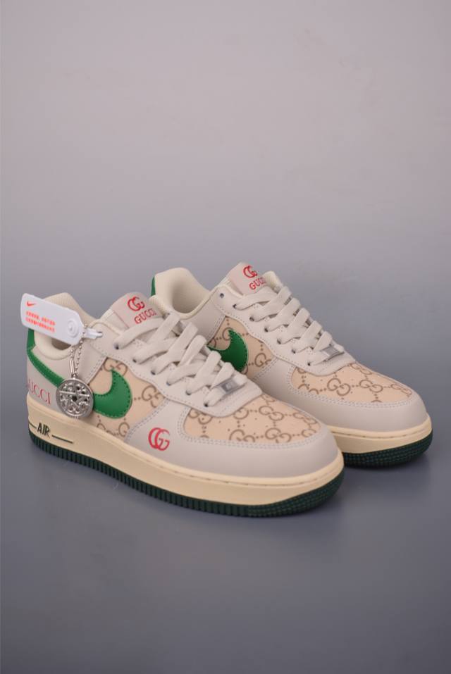 Nike Air Force 1 Low Gucci collaboration Original last and cardboard create a pu