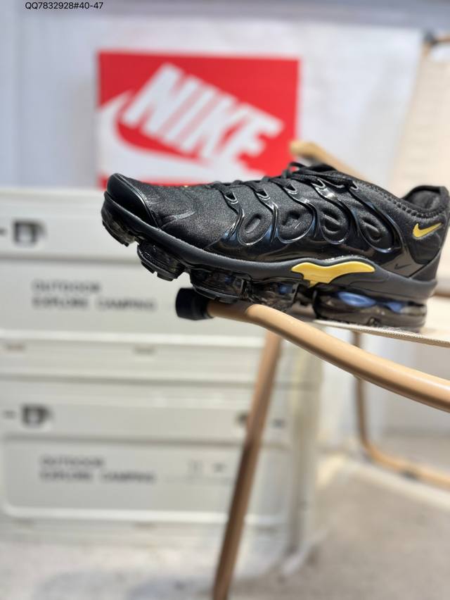 Nike Women's Air Max Plus Running Shoes with Air Cushioning are incredibly flatt