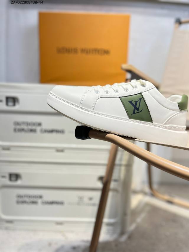 Lv Classic Sneakers. Louis Vuitton Lv Classic Sneakers for Men. 2025 Calfskin Le