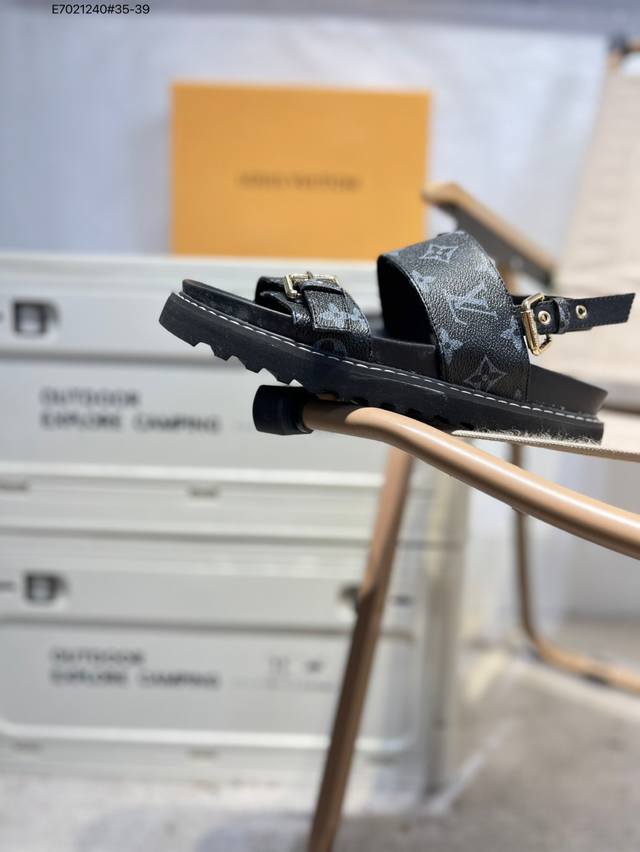 Welfare special offer Louis Vuitton LV Louis Vuitton Spring and Summer beach sh