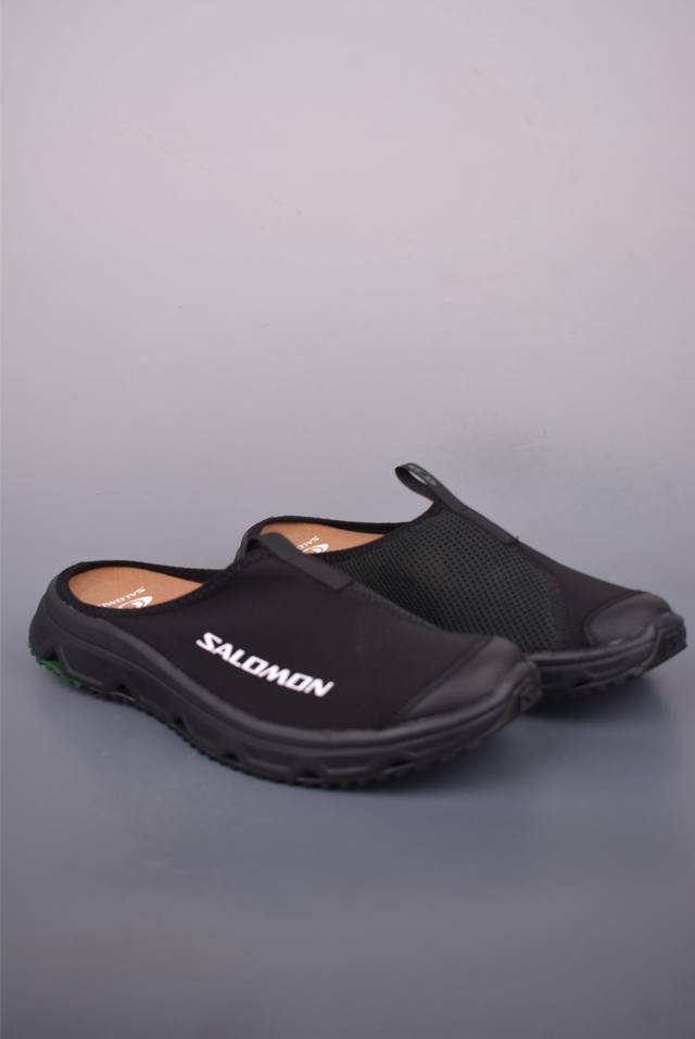 Keen Hyperport Clog Leather Keen summer Muller casual half-slippers feature a le