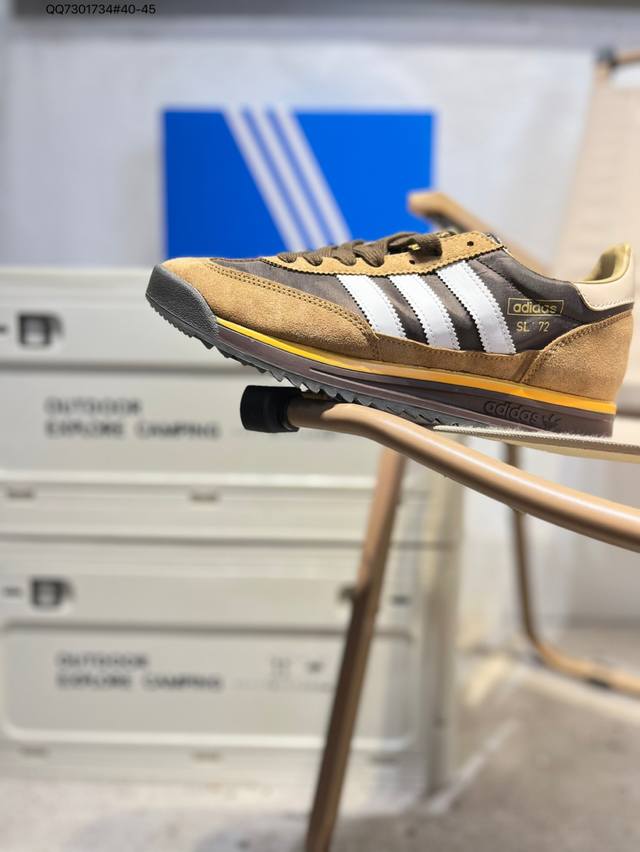Original last development model#Using suede and Oxford cloth upper materials#Int