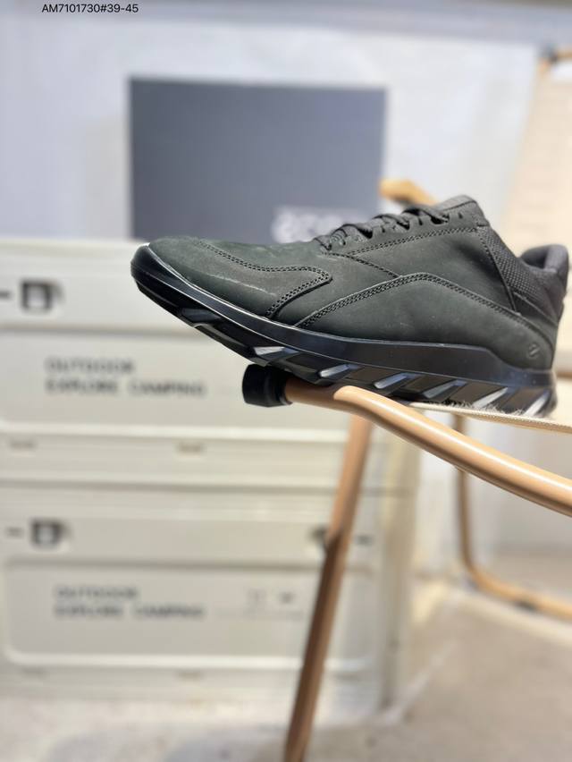 Ecco men's shoes are lightweight, breathable, comfortable, and durable. Skin-fri