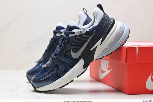 Corporate-grade Nike V2K Run running shoes, retro-inspired, breathable mesh sne