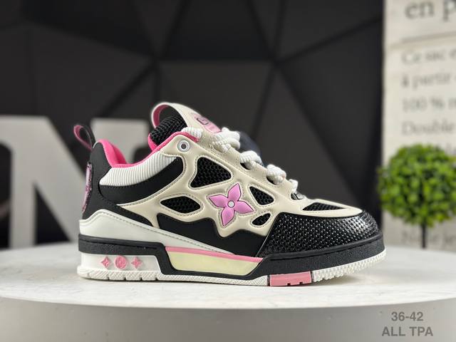 Louis Vuitton LV Louis Vuitton sneakers are a favorite among celebrities. Their