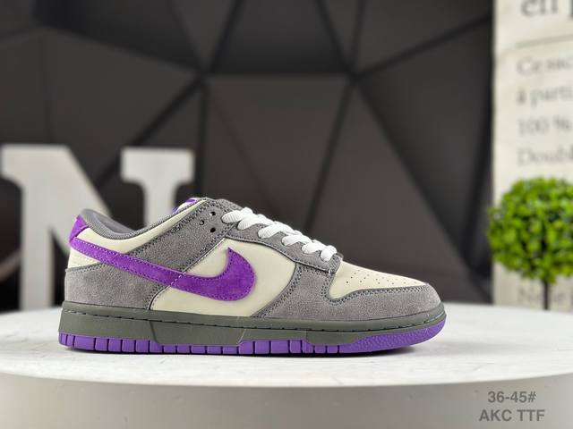Authentic Nike Dunk Low Retro low-top sneakers, with their classic low-top silho