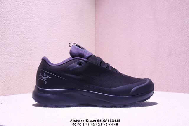 This men's and women's shoe is developed from the original paper last. It featu