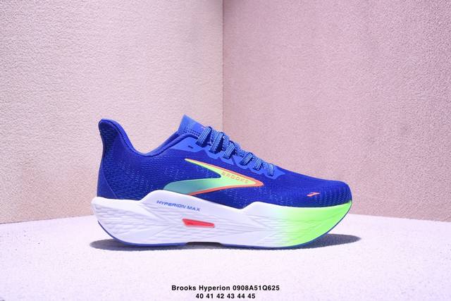 Developed from an upgraded original last, the shoe features a breathable mesh u
