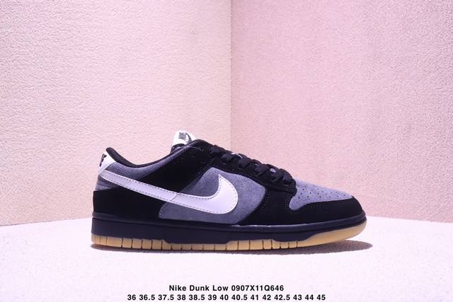 Authentic, half-size Nike Dunk Low Retro low-top sneakers, with their classic lo
