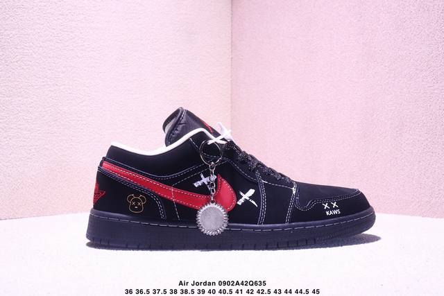 Overseas hit limited edition sale! Nike Jordan Air Jordan 1 "Kaws co-branded bl