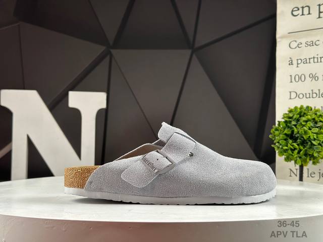 Birkenstock Zurich series, a renowned German footwear brand, features stylish b