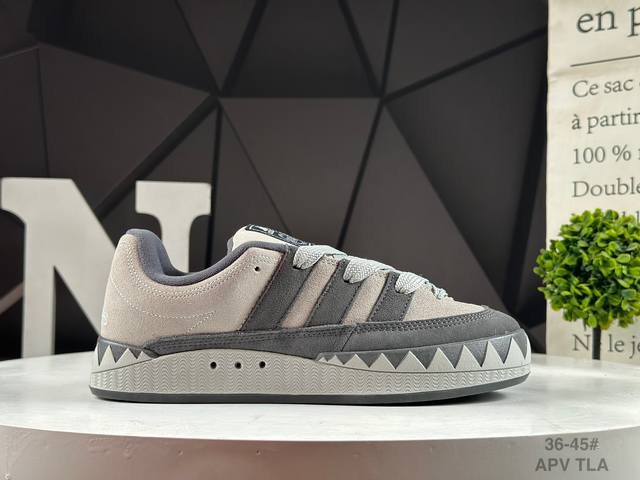 Authentic Adidas shark bread shoes new joint launch, Japan's famous sneaker stor