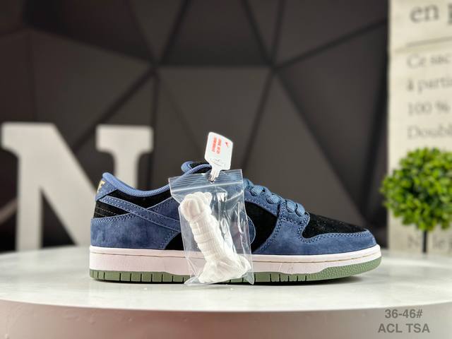 Nike Dunk Low Sneakers, a classic and versatile casual sneaker from the Sb seri