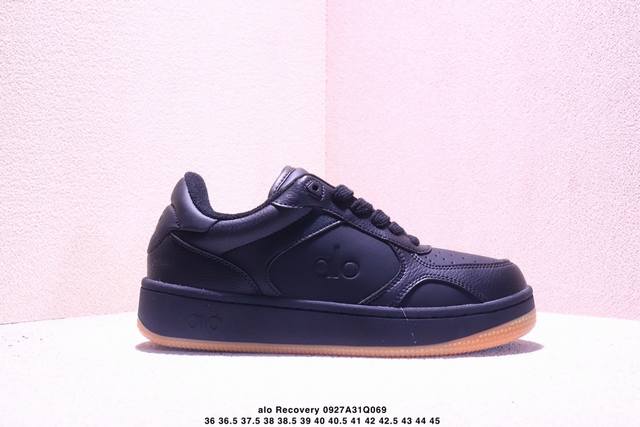 Alo Recovery Mode Yoga. The same white shoes worn by Yi Mengling, Jisoo, and man