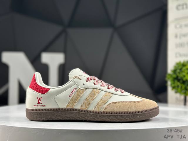 Adidas Samba Og Samba Dexun sneakers with a three-dimensional Samba gold-stampe