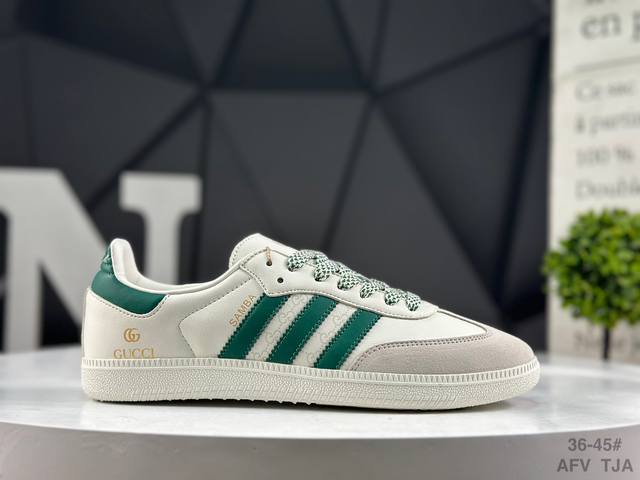 Adidas Samba Og Samba Dexun sneakers with a three-dimensional Samba gold-stampe