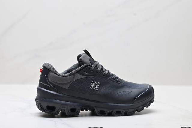 Corporate-grade On x Loewe Cloudventure round-toe lace-up low-top casual shoes.