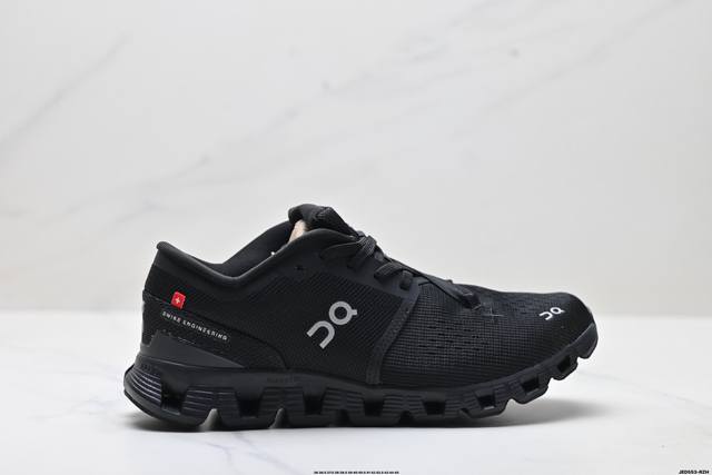 The company uses an engineered flywoven mesh combined with recycled polyester fi