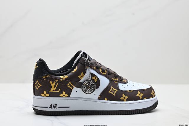 Company-level Nike Air Force 1'07 Original last and original cardboard create a