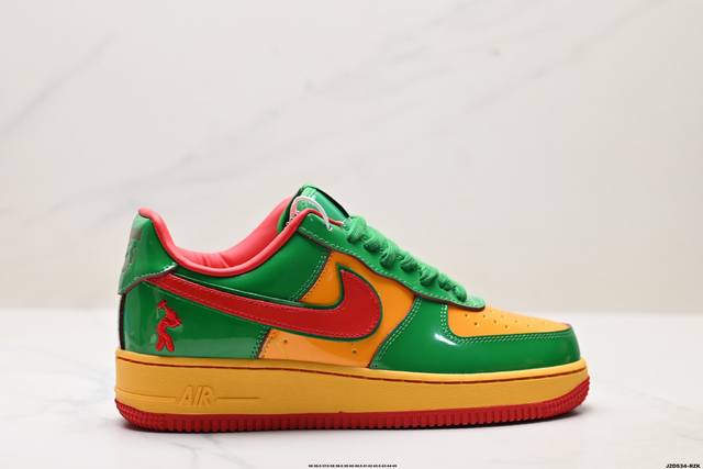 Corporate-grade Nike Air Force 1'07 low-top versatile casual sneakers. Soft, re