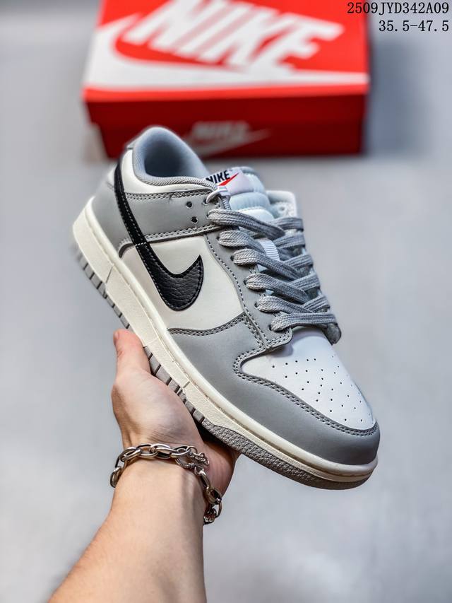 Corporate-grade, half-size available. Nike SB Dunk Low SB series retro low-top