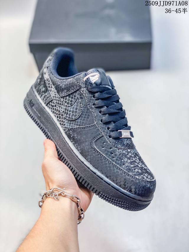 Company-grade with half size Overseas limited sale! Company-grade Nike Air Forc