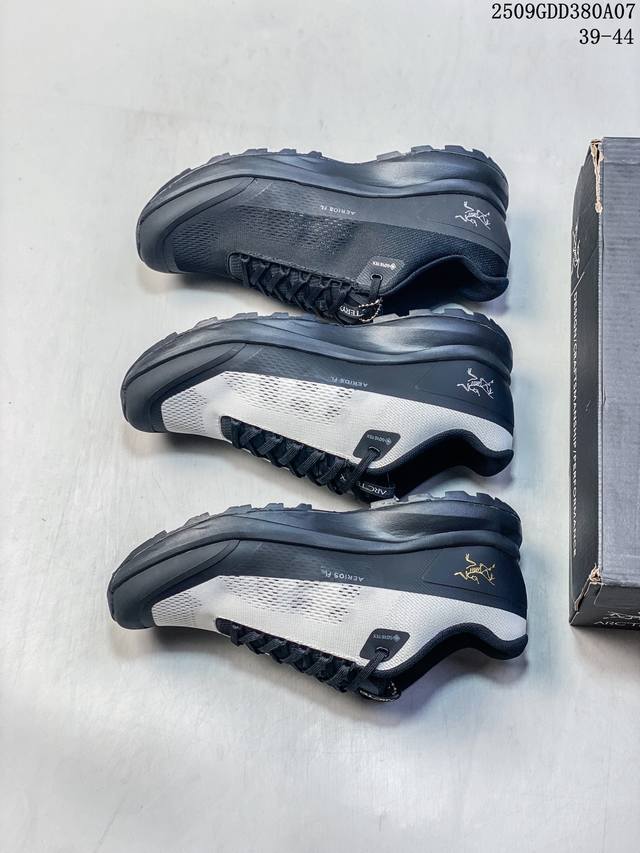 The overseas version of Arc'teryx Bora Kragg Shoes, a breathable men's trail ru