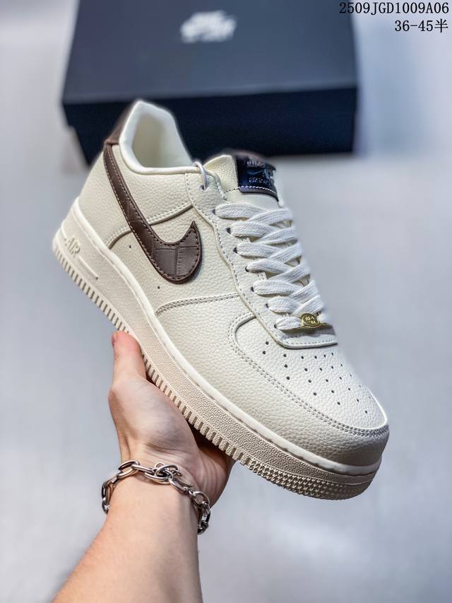 Company-grade with half-size . Limited overseas sale! Company-grade Nike Air F