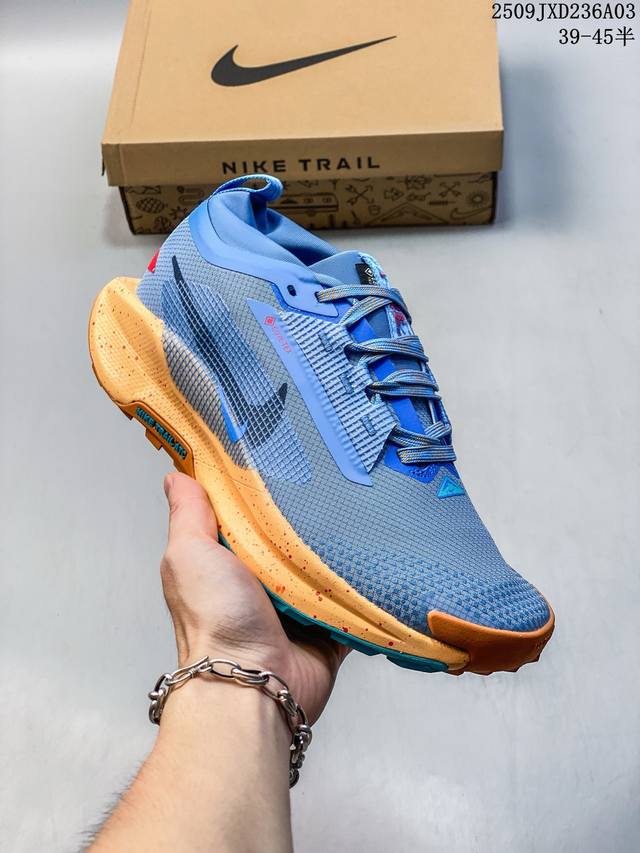Nike Reactx Pegasus Trail 5 Gtx cross-country running shoes are designed to del