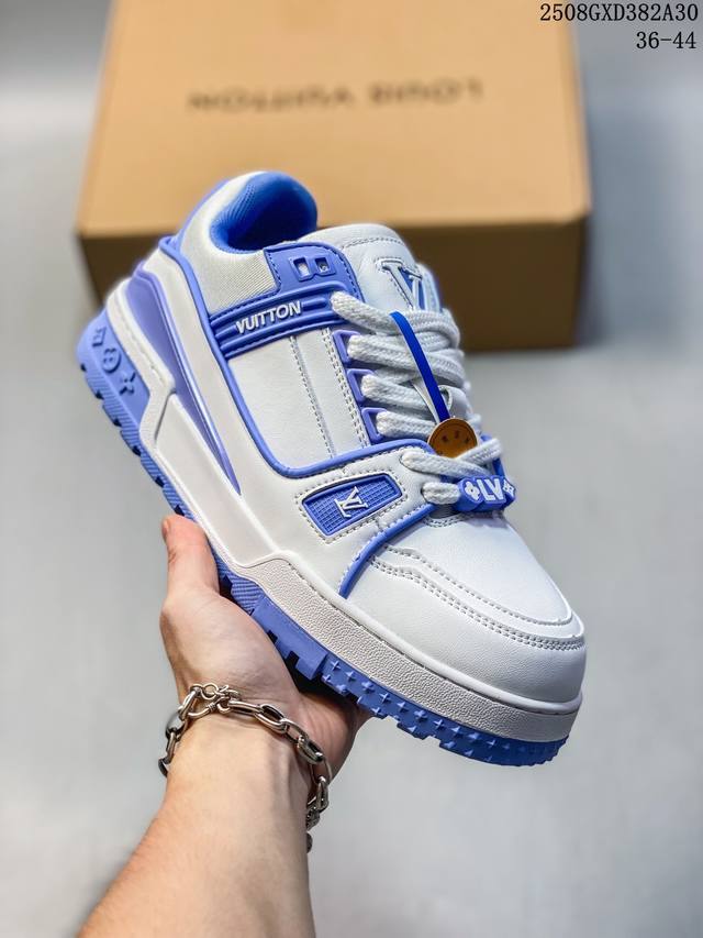Corporate-grade Louis Vuitton LV Louis Vuitton sneakers, fashionable sneakers w