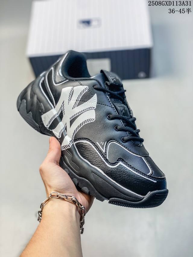 310 Mlb Chunky Liner Basic, a popular senior shoe series, features lightweight,