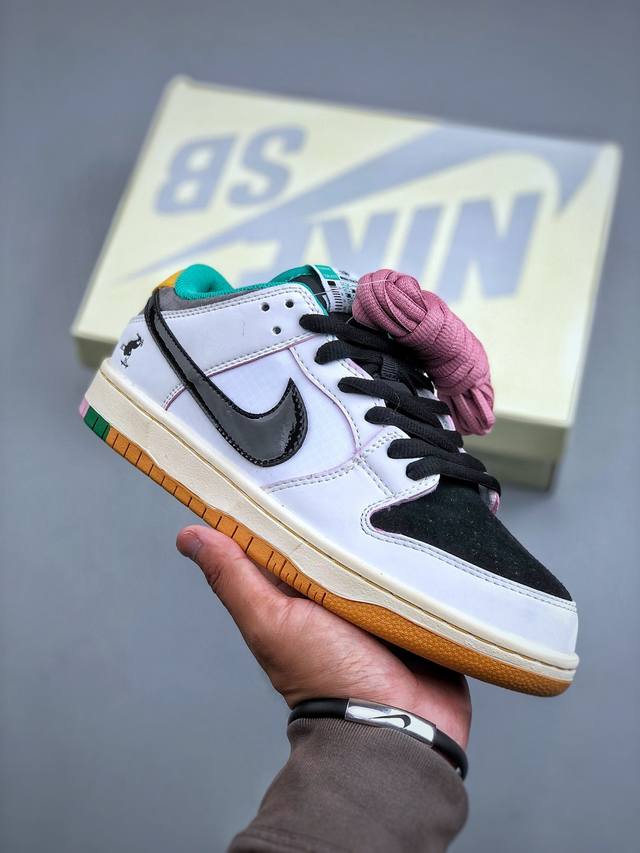 K The Nike Sb Dunk Low Pro casual sneaker, as its name suggests, inherits the cl
