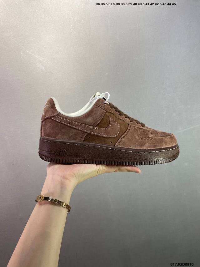 Nike Air Force 1 '07 Low Air Force One low-top sneakers and casual shoes. The he