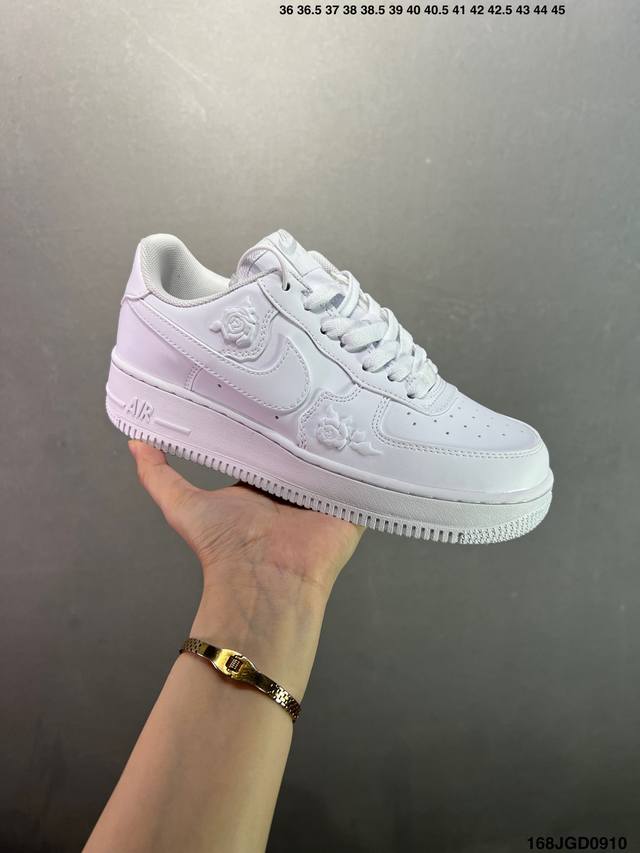 Nike Air Force 1 '07 Air Force One low-top casual sneakers. Imported cowhide clo