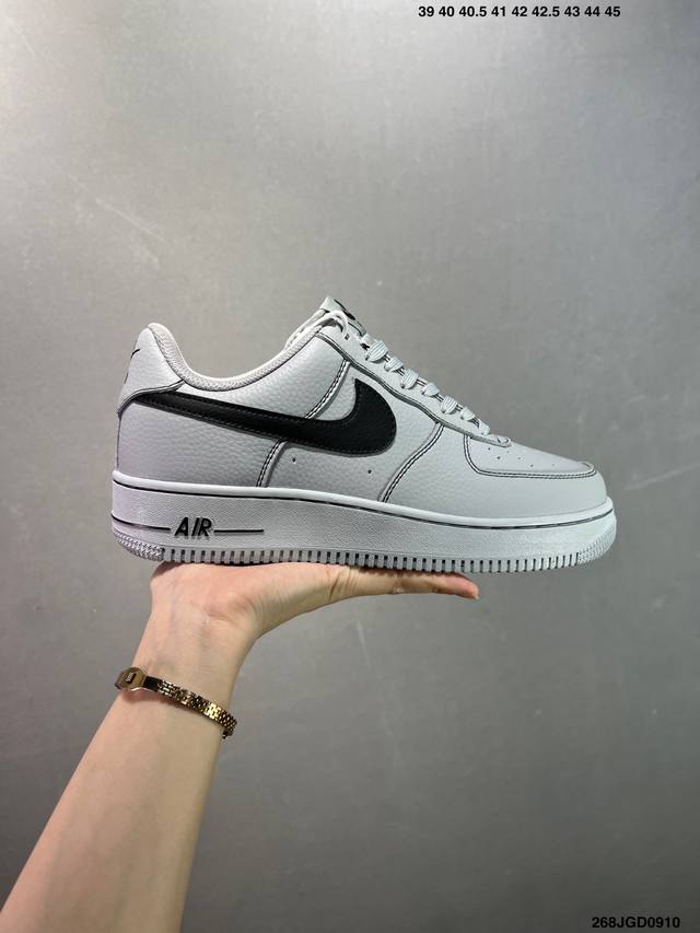 Nike Air Force 1 Low original last and cardboard create a pure Air Force version