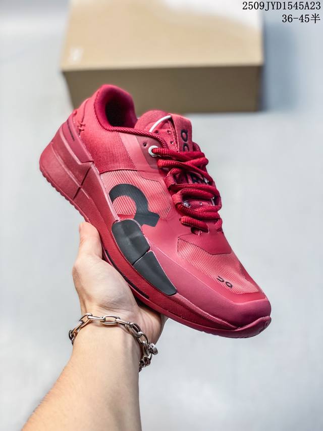Genuine label with half size On The Roger pro 2 comfortable, non-slip, wear-res