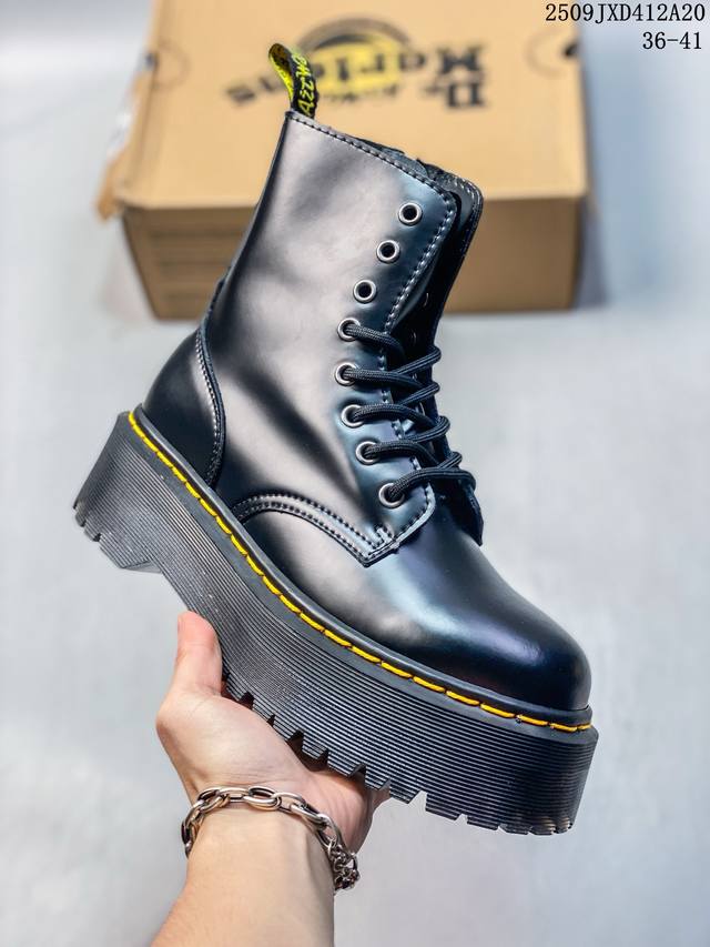 Dr.Martens 1460 Dr.Martens boots, eight-hole high-top, thick-soled, hard leather