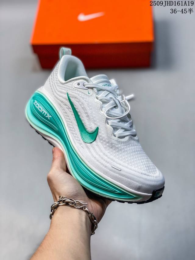 The Nike Vomero 18 series has been upgraded with original lasts and data, featur