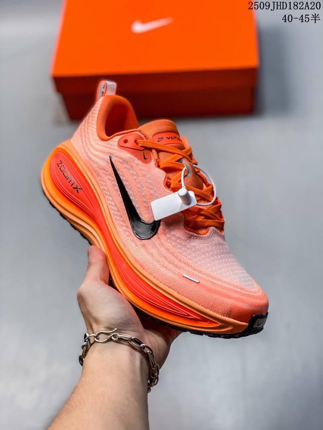 Corporate-level Nike Vomero plus Nike comfortable shock-absorbing and non-slip