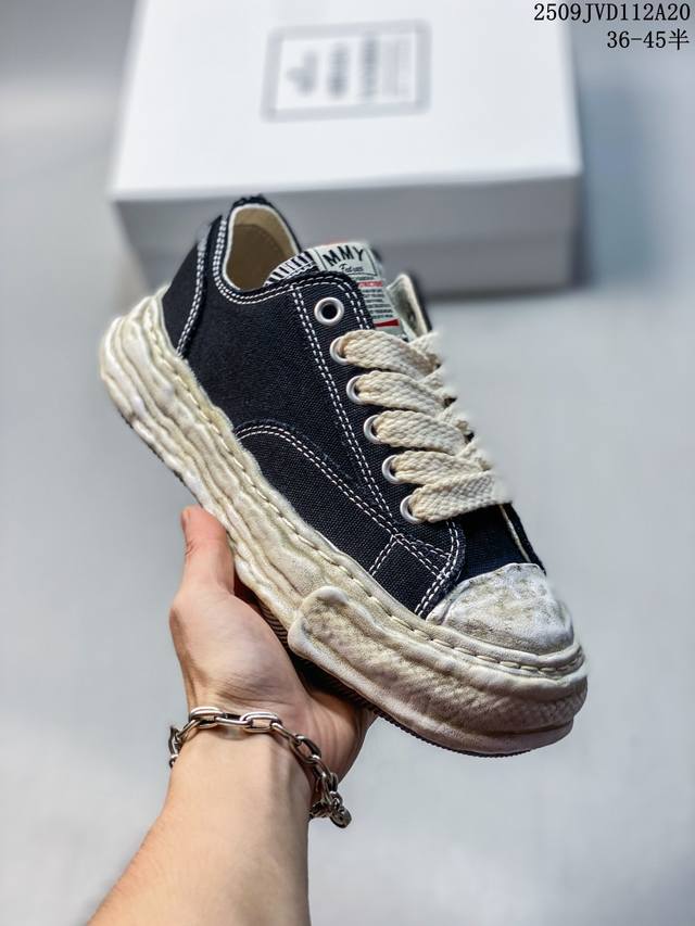 Shawn Yue's favorite item, the Mmy Blakey dirty shoes, are the same retro disso